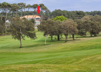 Location pour les vacances à Moliets Plage dans les Landes (40) - Terrasse avec vue sur la piscine et le golf - Notre appartement